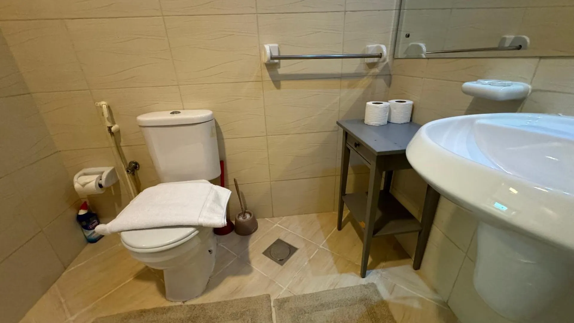 Ashri Holiday Homes Apartment In Dubai Production City