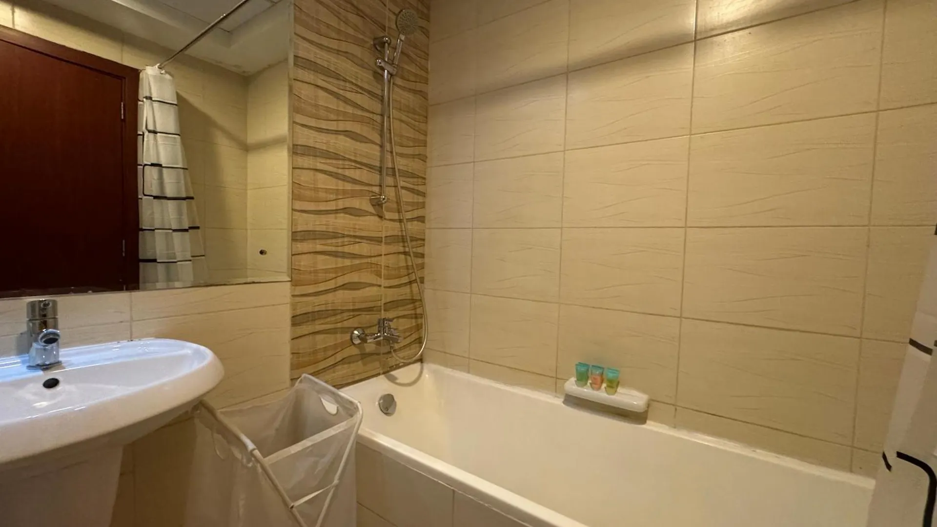 Ashri Holiday Homes Apartment In Dubai Production City